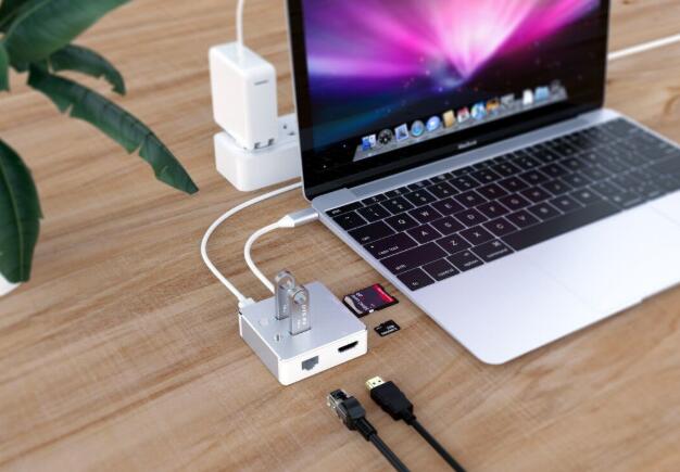 6 in 1 USB-C Laptop Dock Type C Hub 4K USB C to Gigabit Ethernet Adapters 2 USB 3.0 Port USB C Charging Hub