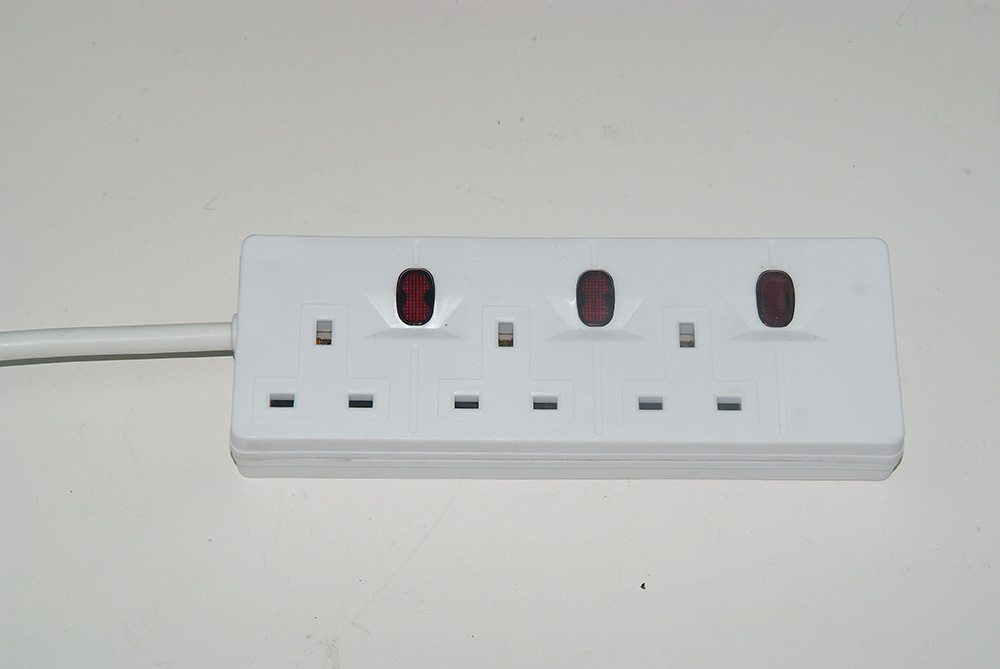 13A Fused BSI Approved 3 Gang Socket Outlet UK Power Strip with Switch And Usb Port