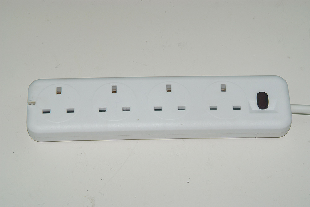 8 Ways BS Plug UK Plug Overload Protection Vertical Socket With 3 USB Ports